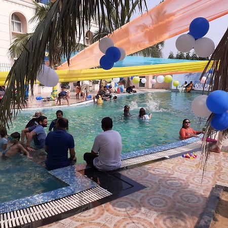 La Platina Premium Suites, Near Puri Sea Beach Buitenkant foto