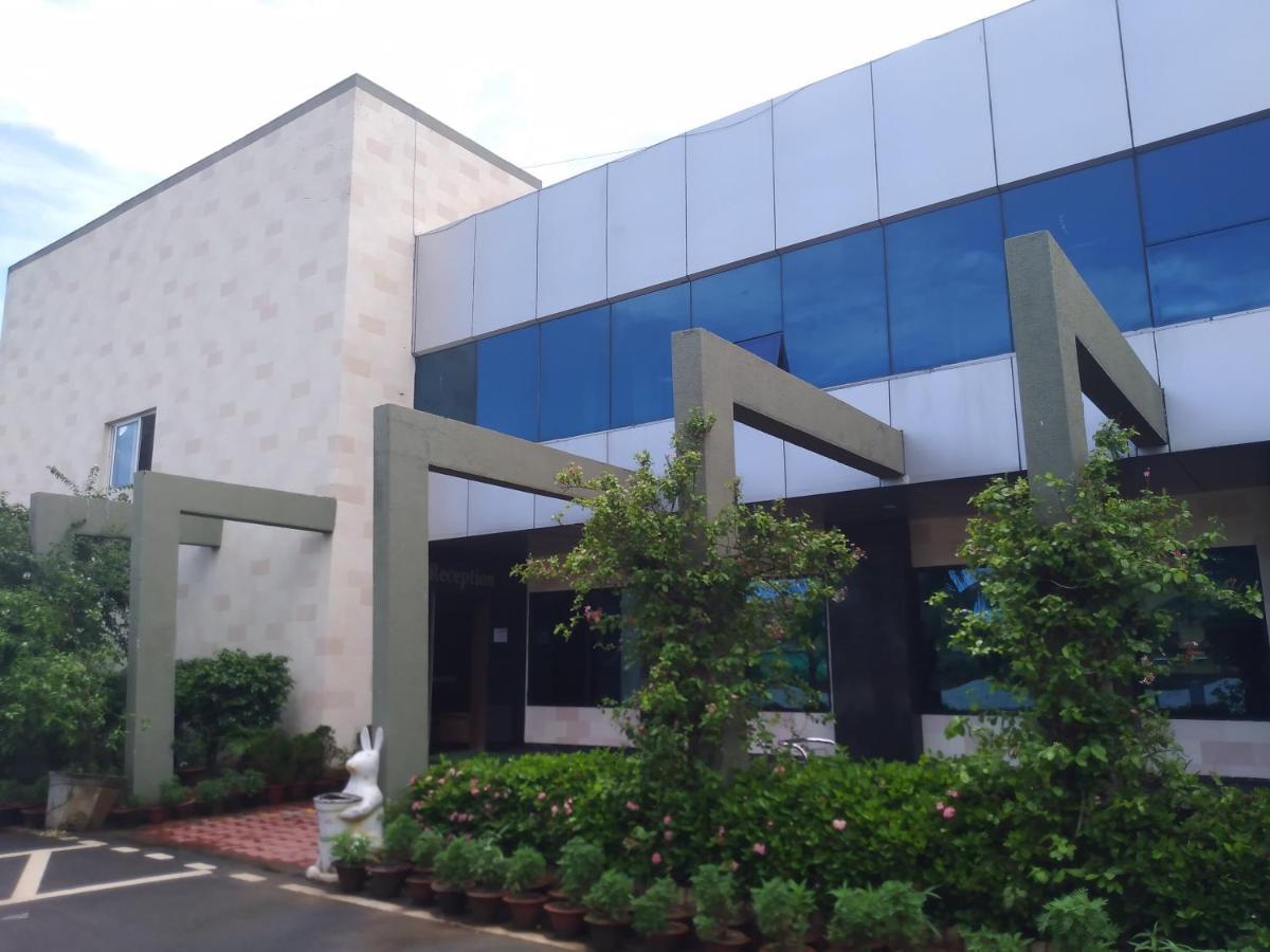 La Platina Premium Suites, Near Puri Sea Beach Buitenkant foto