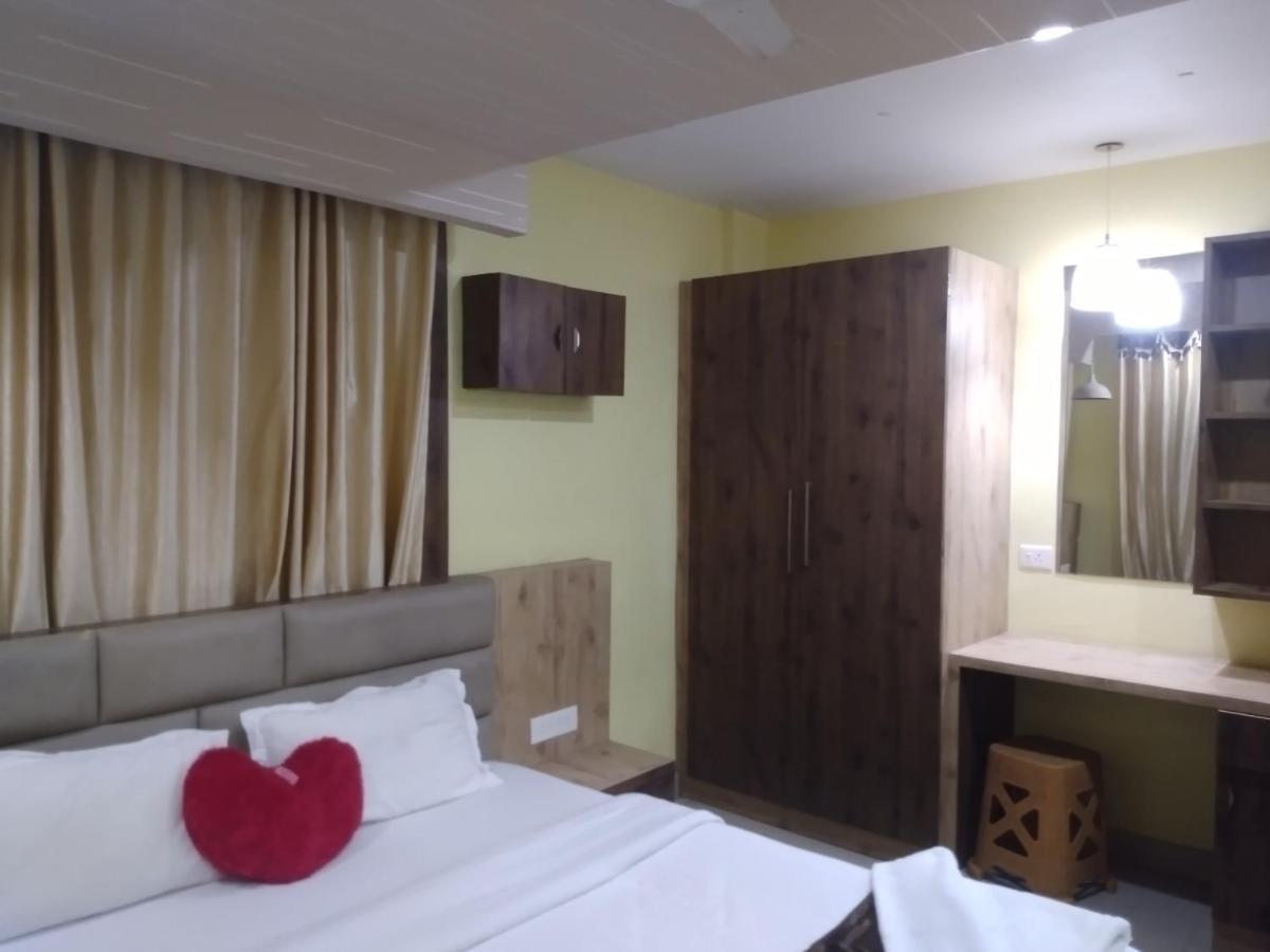 La Platina Premium Suites, Near Puri Sea Beach Buitenkant foto
