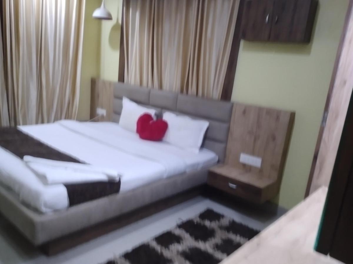 La Platina Premium Suites, Near Puri Sea Beach Buitenkant foto