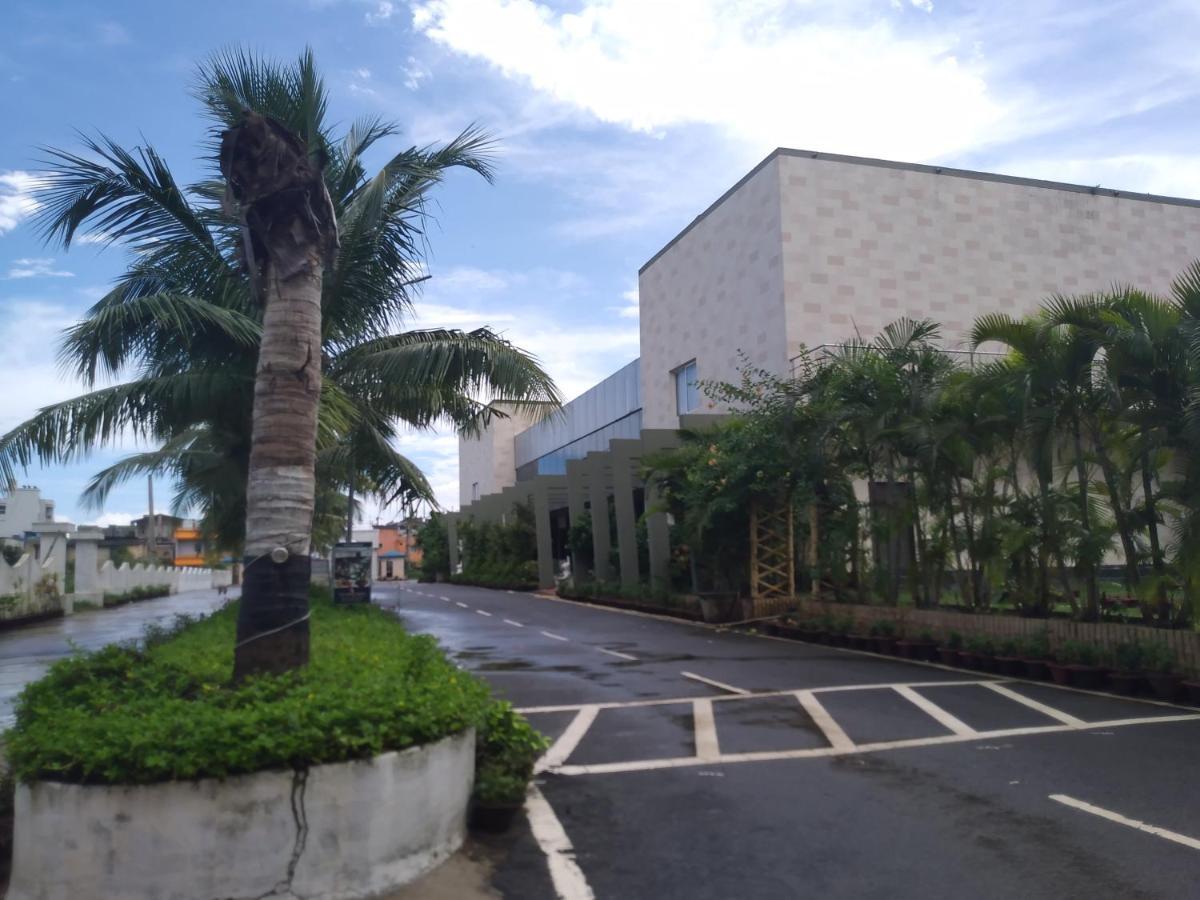 La Platina Premium Suites, Near Puri Sea Beach Buitenkant foto