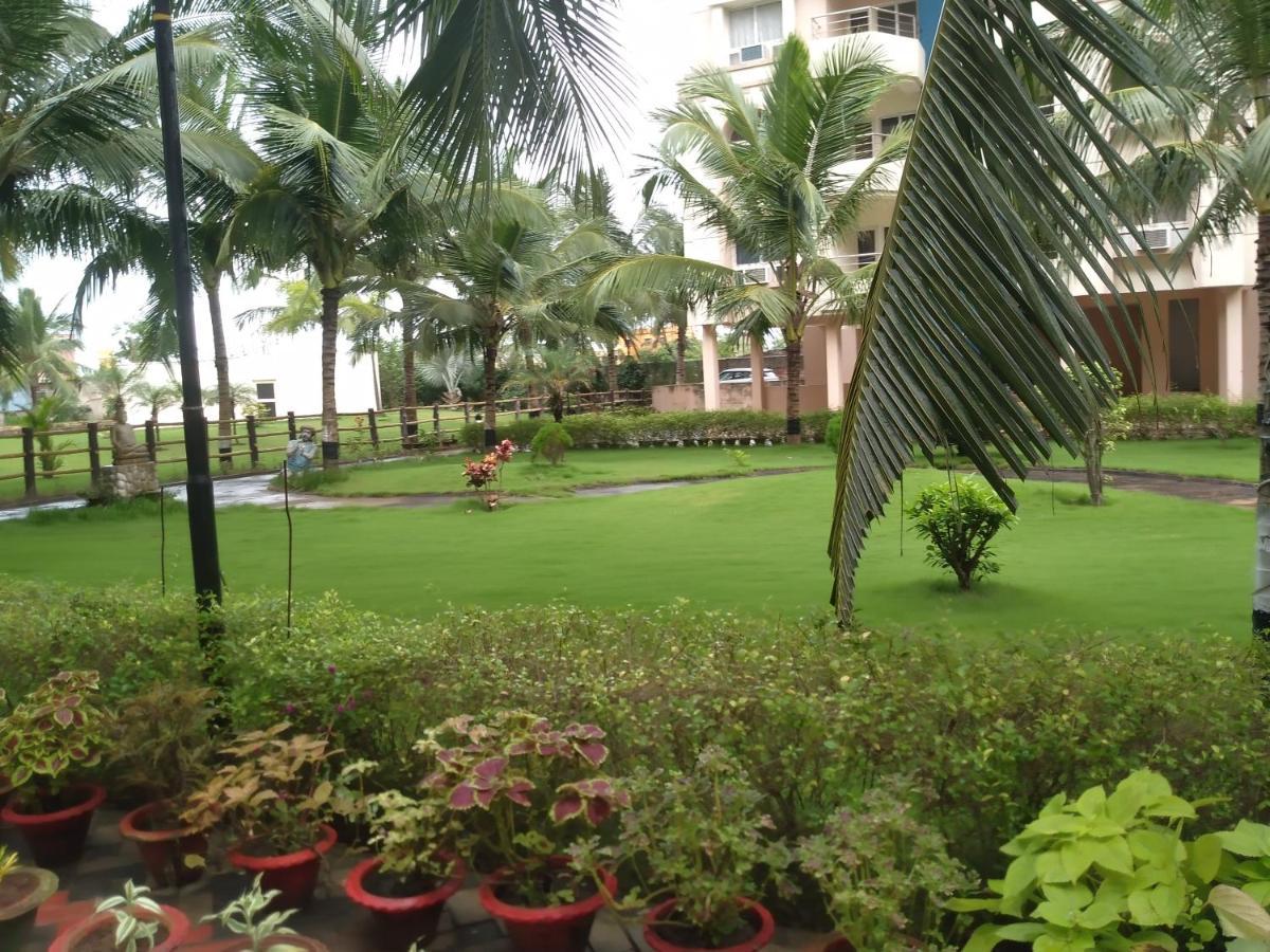 La Platina Premium Suites, Near Puri Sea Beach Buitenkant foto