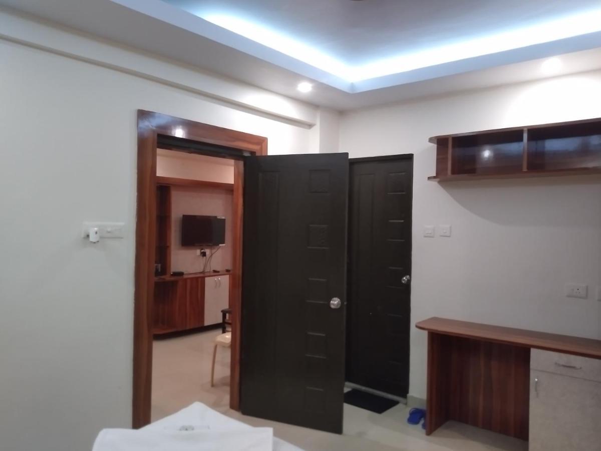 La Platina Premium Suites, Near Puri Sea Beach Buitenkant foto