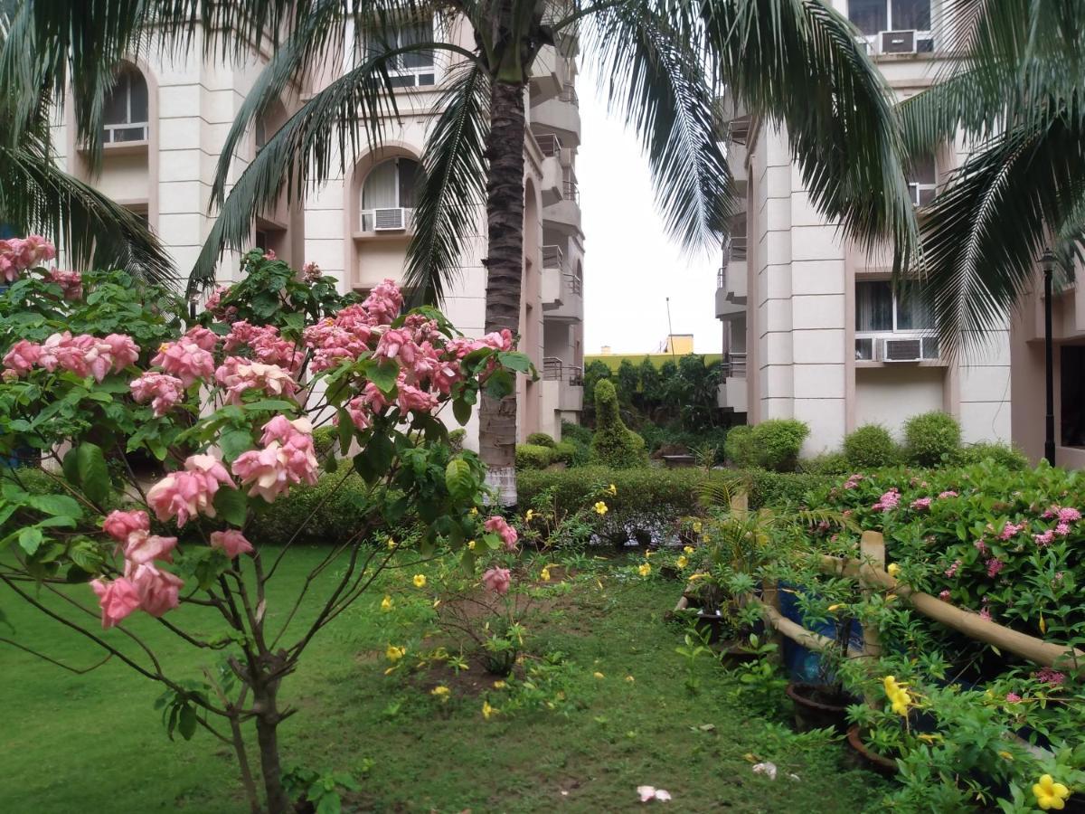 La Platina Premium Suites, Near Puri Sea Beach Buitenkant foto