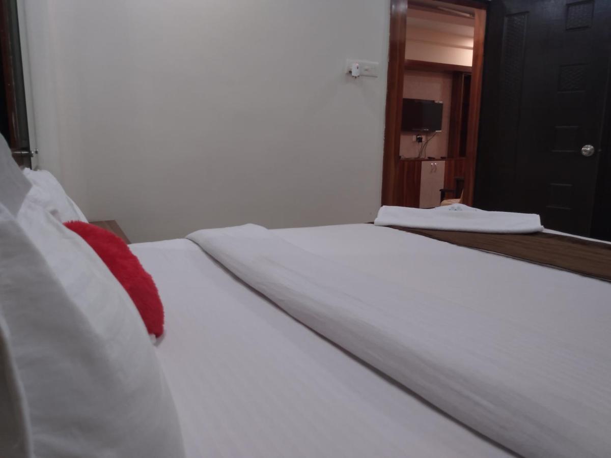 La Platina Premium Suites, Near Puri Sea Beach Buitenkant foto