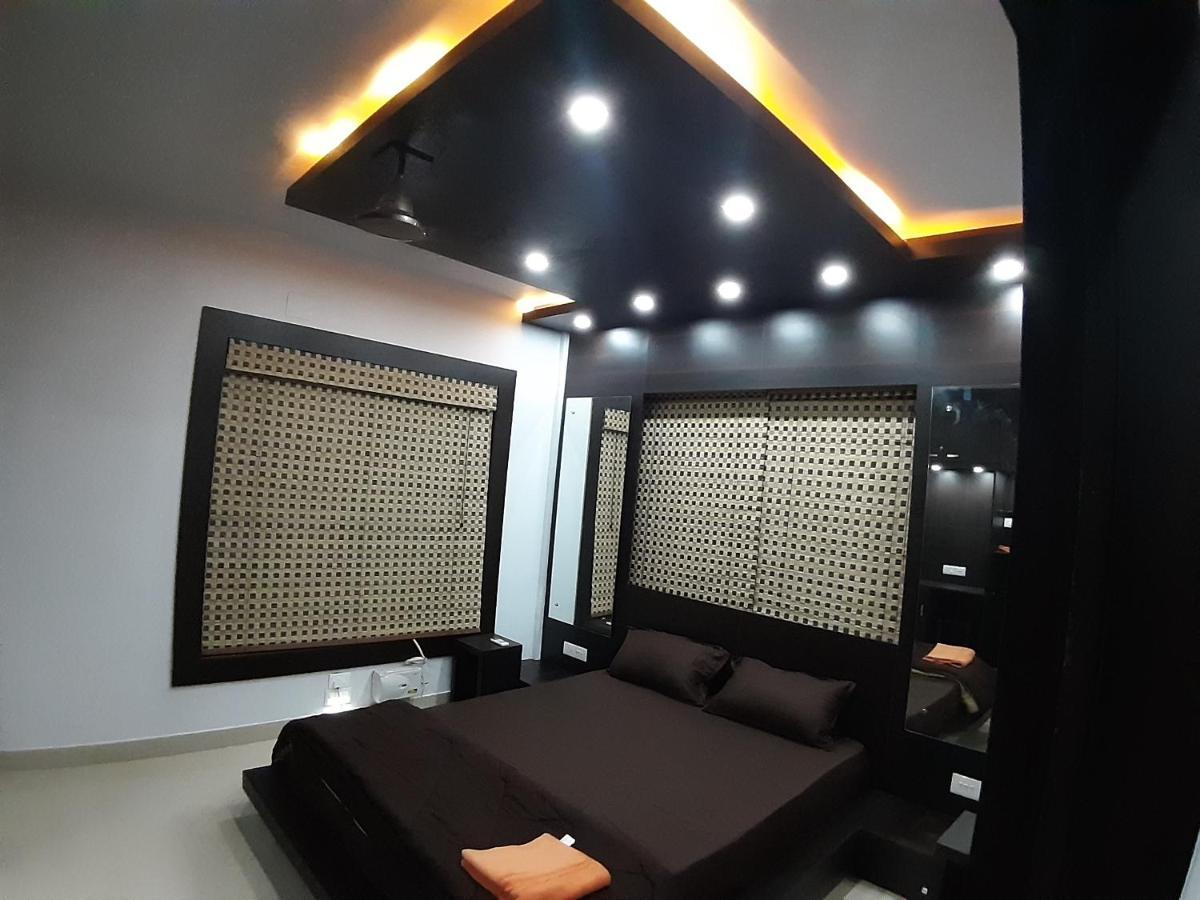 La Platina Premium Suites, Near Puri Sea Beach Buitenkant foto
