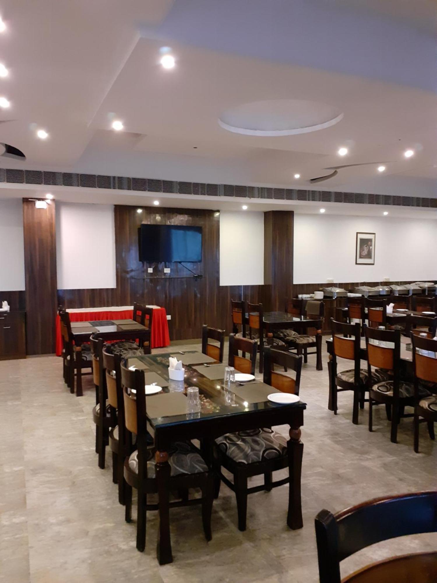 La Platina Premium Suites, Near Puri Sea Beach Buitenkant foto